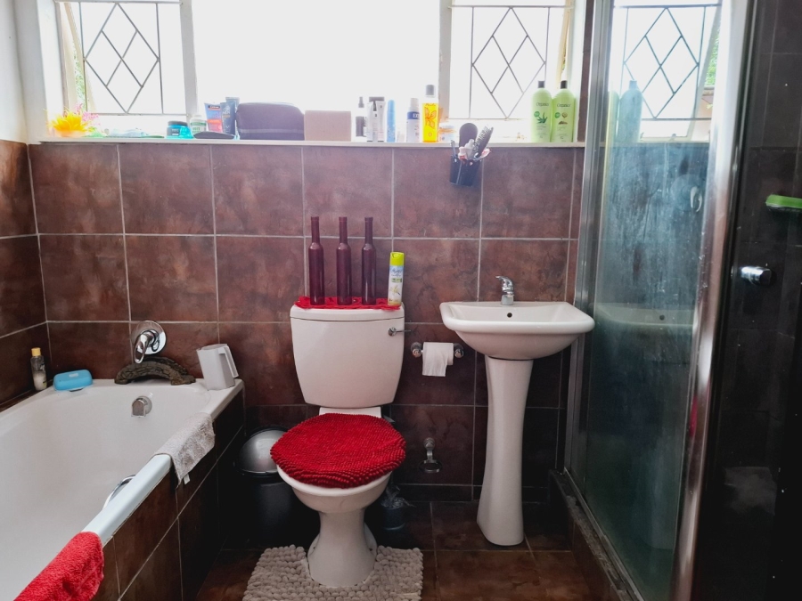 5 Bedroom Property for Sale in Fichardt Park Free State